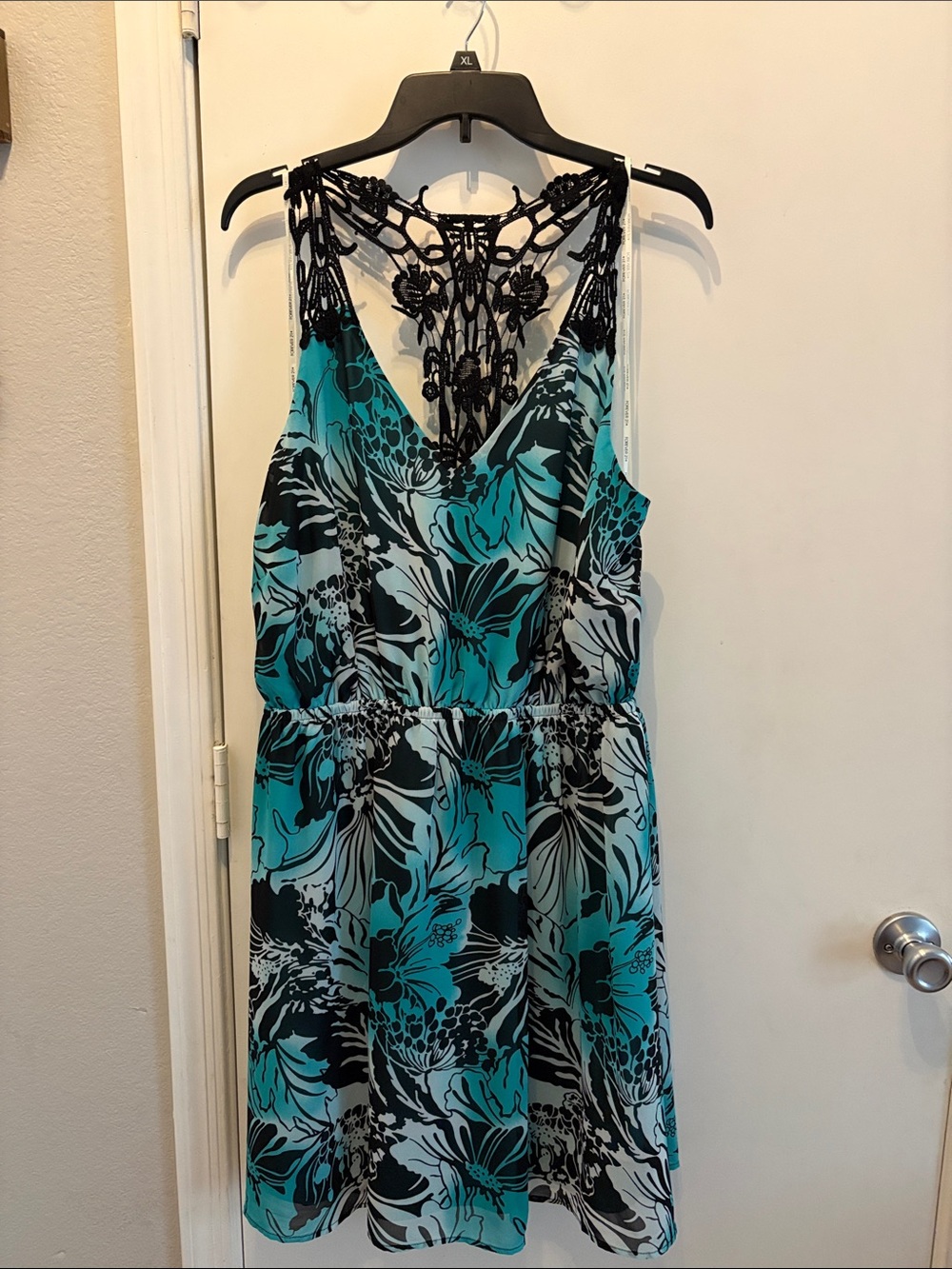 Forever 21 Turquoise & Black Floral Crochet-Back Dress Size 2x